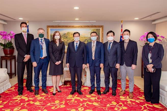 桃园市长郑文灿27日与澳洲办事处代表露珍怡会谈，趁机喊话盼澳洲支持台湾加入跨太平洋伙伴全面进步协定（CPTTP）。(秘书处提供／蔡依珍摄)