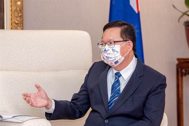 桃园市长郑文灿27日与澳洲办事处代表露珍怡会谈，趁机喊话盼澳洲支持台湾加入跨太平洋伙伴全面进步协定（CPTTP）。(秘书处提供／蔡依珍摄)