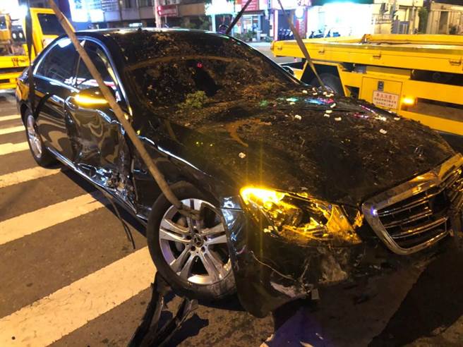 台中市西屯區中清路二段與經貿八路口發生一起車禍。（民眾提供／盧金足台中傳真）