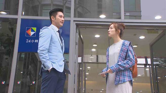 陈天仁与剧中姊夫周孝安对戏。（中视提供）