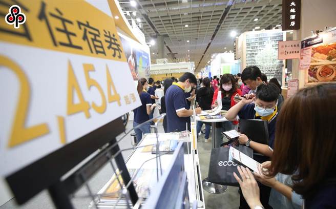 交通部觀光局繼續表揚績優觀光從業人員與團體，即日起至10月31日受理「111年優良觀光產業及從業人員表揚甄選」報名。（本報資料照）