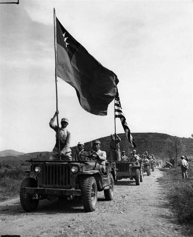 图为抗战时中国远征军照片。（摘自连胜文脸书）