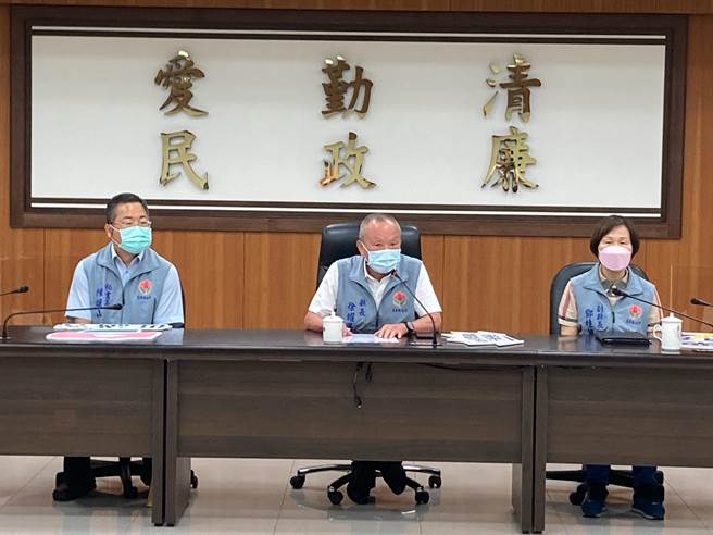 苗栗县长徐耀昌带头参加客语认证获得通过。（苗栗县政府提供／谢明俊苗栗传真）