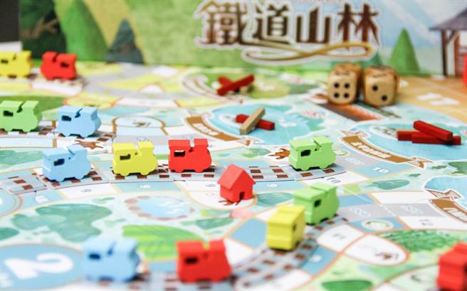 林务局阿里山林业铁路及文化资产管理处10月1日起将发行一款以林业铁道为主轴的桌游《铁道山林》。（林铁及文资处提供∕吕妍庭嘉义传真）