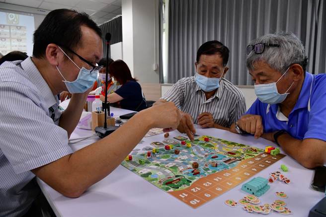 《铁道山林》桌游日前已开放民眾测试体验。（林铁及文资处提供∕吕妍庭嘉义传真）