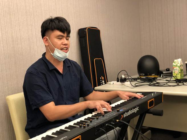 台湾公益联盟近期拟推动的第二届身障乐人育成计画，邀请金曲奬得主周岳澄担任讲师。（台湾公益联盟提供／林良齐台北传真）