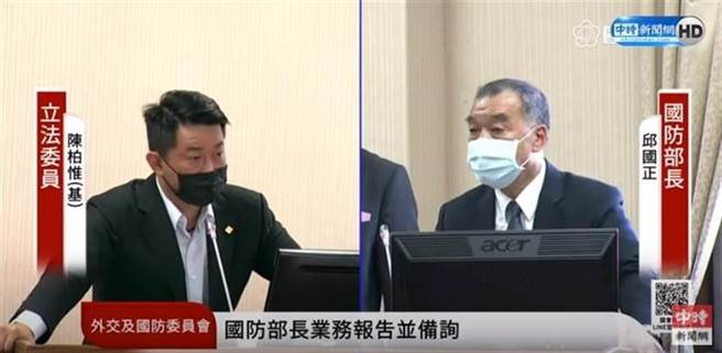 基进党立委陈柏惟昨天在立法院外交国防委员会坚持用台语质询国外部长邱国正未果，批评邱「鸭霸」。（取自国会频道）