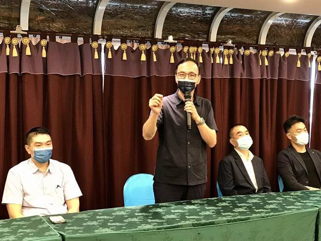 国民党主席朱立伦表示，不论上周投给哪一位候选人，都是投给国民党，大家都是一家人。（陈彩玲摄）