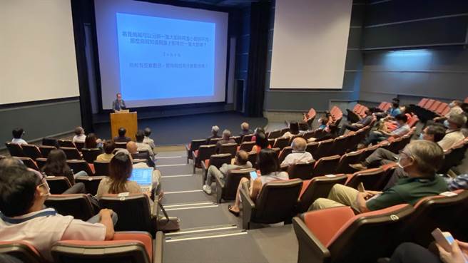 國立自然科學博物館文教基金會28日舉辦「科學家見面會」活動，邀請科博館館長焦傳金演講。（陳淑芬攝）