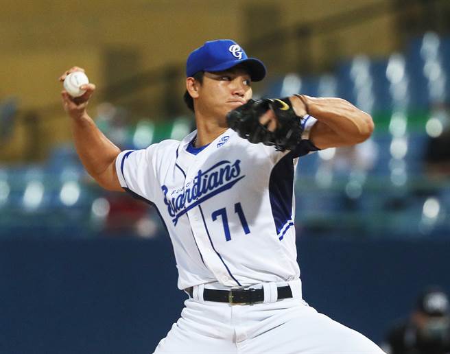 富邦悍将投手江少庆。（陈怡诚摄）