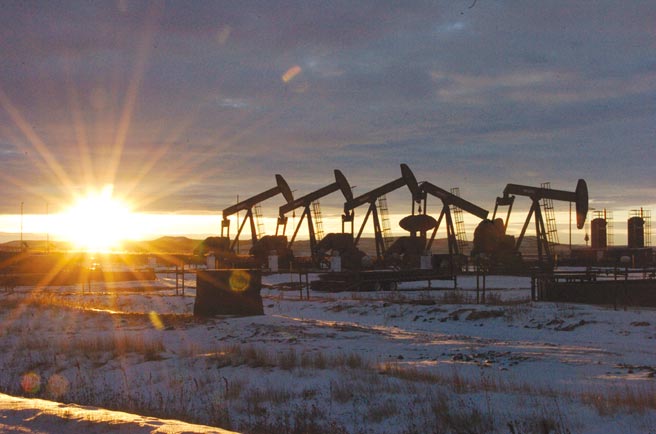 高盛对油价的乐观预估仍面临变数，指出新变种病毒可能爆发，再抑制石油需求，及OPEC+可能扩大增产等。图／美联社