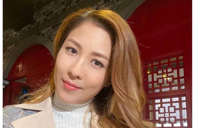 模特儿出身的陈敏之，以一双长腿而被封为「美腿天后」。（图／取材自陈敏之 Instagram）