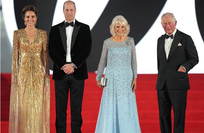 《007生死交戰》於倫敦舉辦首映會，英國皇室也現身力挺。(圖／達志提供)