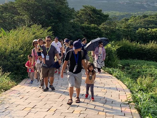 茶山步道健行。（新北市渔业处提供）