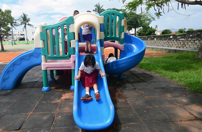 台东亲子活动空间不足，县府预计2年内新、整建9座儿童公园，还给孩子游戏场。 （本报资料照片）