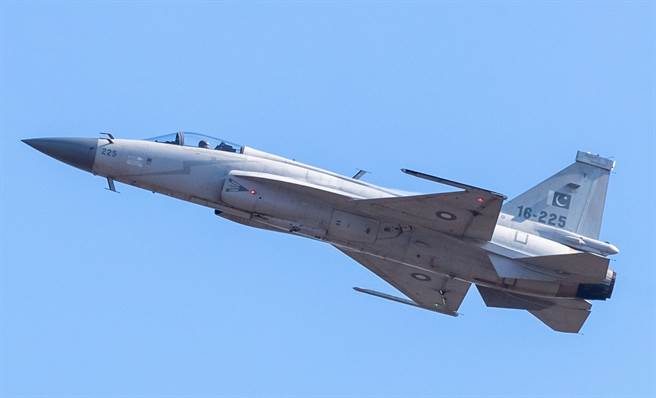 巴基斯坦空军JF-17「雷电」战机的资料照。（达志影像/Shutterstock）