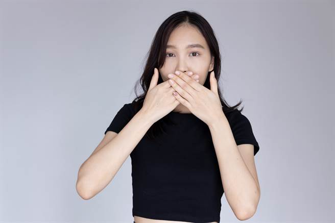 天秤座、天蝎座、巨蟹座、处女座在恋爱中很被动，只敢暗恋不敢主动告白。（示意图／shutterstock）