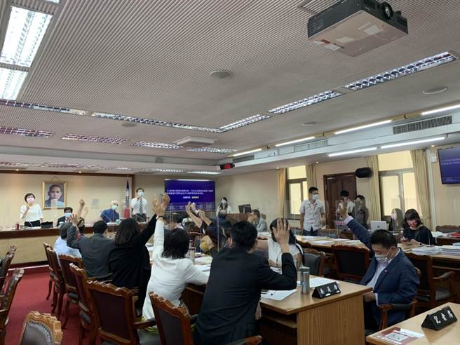 立院初审通过中选会委员提名名单。（张薷摄）
