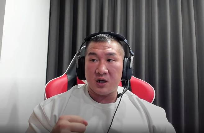 惹怒连千毅，馆长深夜紧急直播道歉。(取自馆长恶名昭彰YouTube)