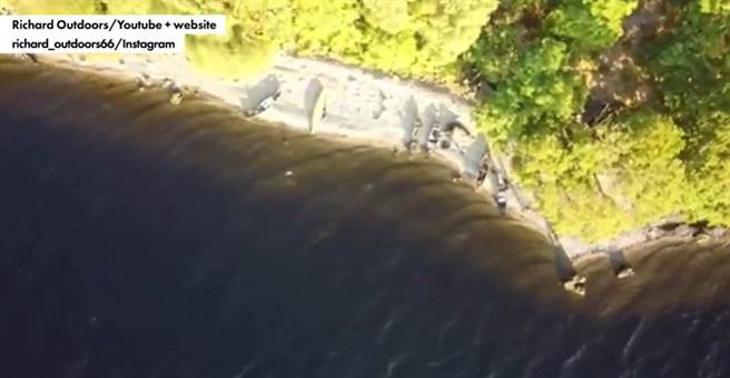 Richard Mavor宣稱拍攝到尼斯湖水怪的影片截圖，該影片證實作假，作者已下架影片。（圖／翻攝New York Post）