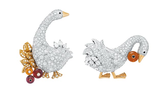 梵克雅寶白鵝Oies胸針，約1090萬元。（梵克雅寶提供）