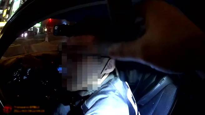 毒蟲落網全因開車違規未繫安全帶，神色緊張全身顫抖露餡。（民眾提供／盧金足台中傳真） 