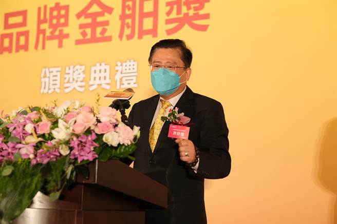 全国商总理事长许舒博。