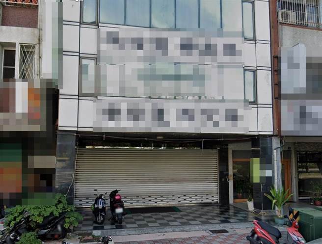 谢姓孕妇日前怀孕不适、前往鼓山区一家妇产、内儿科联合诊所看诊，院方原本要开给安胎药却错给成治疗疗帕金森氏症的药。卫生局将对该院医师、药师开罚。（取自GoogleMap／袁庭尧高雄传真）