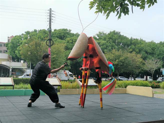台南市蕭壠文化園區「蕭壠14倉藝術節」將於10月9日至11日國慶連假展開，邀請「圓劇團」劇團演出。（劉秀芬攝）