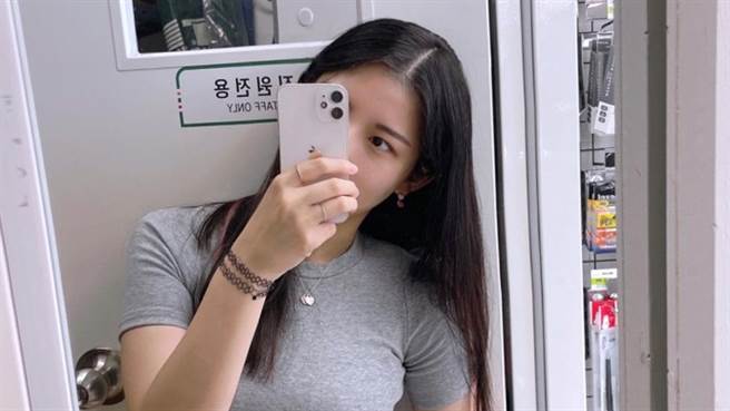 网红Hannah Ollin（한나올린）近日在IG上晒出在超商内热舞的短片，火辣的身材让网友大喷鼻血。（图／IG@_hannaolin）