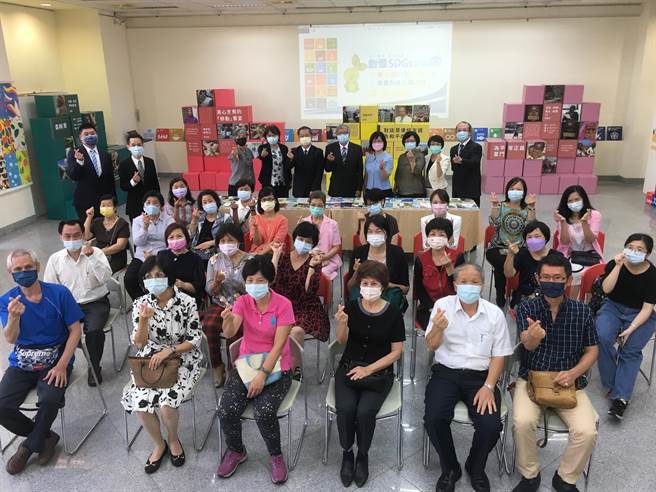 华夏科技大学于9月13日至11月6日与创价学会合作展出「SDGs x希望与行动的种子展」向师生及社区民眾推动永续发展与友善环境概念。（华夏科技大学提供）