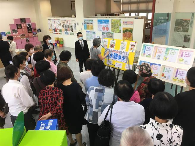 华夏科技大学于9月13日至11月6日与创价学会合作展出「SDGs x希望与行动的种子展」向师生及社区民眾推动永续发展与友善环境概念。（华夏科技大学提供）