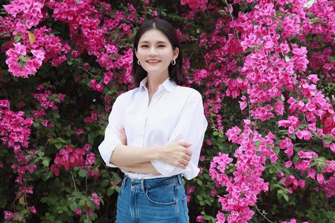 云林县文观处长陈璧君经营粉专10年，已有10万粉丝，前几天粉专遭骇，求助无门，令她十分沮丧。（陈璧君提供）