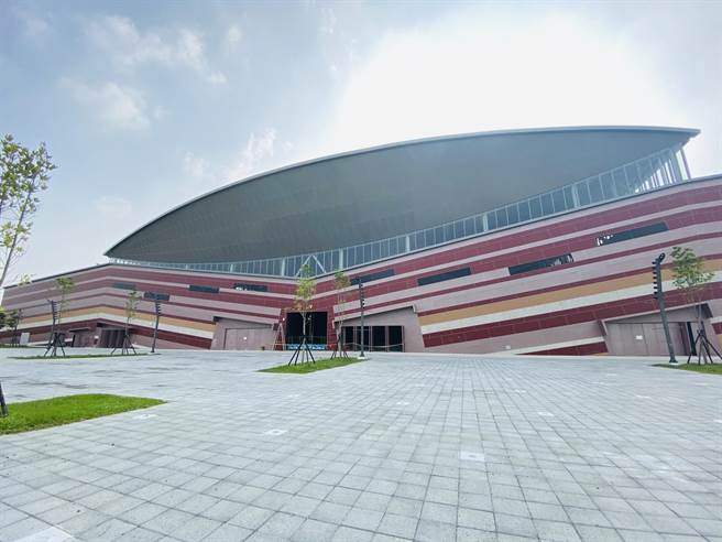 大台南会展中心宣告完工，首檔展览将是明年4月登场的台南自动化机械暨智慧制造展。（曹婷婷摄）