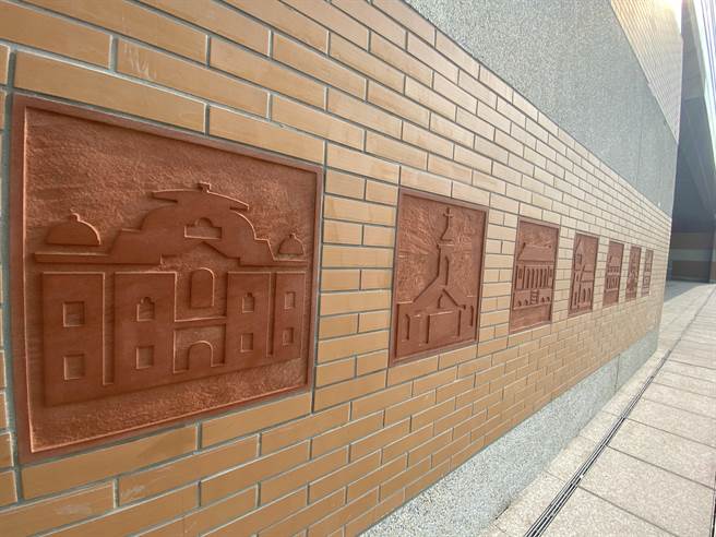 大台南会展中心外墙呈现台南特色，相当雅致。(曹婷婷摄)