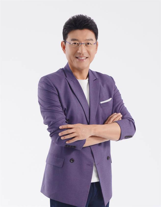 谢震武连续8年获奖，喊话朝第9年迈进。（读者文摘提供）