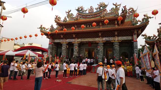 台中市梧栖区长兴宫重建完工，30日举行入火安座大典。（陈淑娥摄）