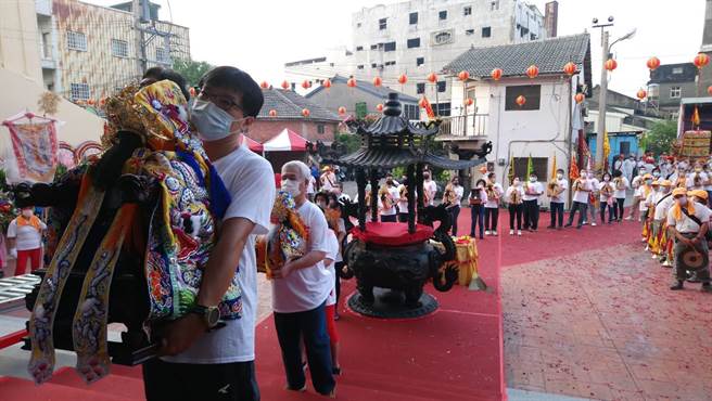 台中市梧栖区长兴宫重建完工，30日举行入火安座大典。（陈淑娥摄）