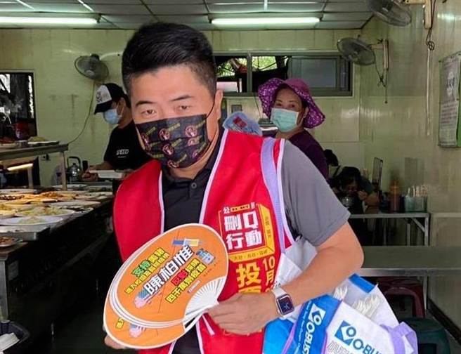 前国民党立委、台中立委陈柏惟罢免总部志工 顏宽恒。(图/翻摄自 顏宽恒脸书)