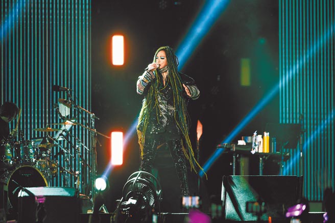 張惠妹在家鄉台東舉辦跨年演唱會，舞台魅力驚人。（資料照片／聲動娛樂提供）