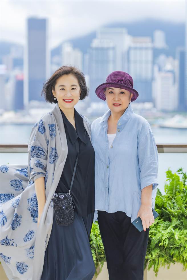 金马影后甄珍（右）与林青霞都是神级的气质美女。 （SWKIT邓永杰摄）