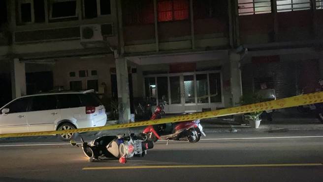 礁溪头城分驻所员警拦闯红灯毒贩时，遭开枪穿胸口，仍负伤搏斗逮人后重伤送医。(中时资料库)