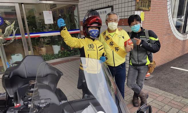 叶毓兰》体验苏花改 重机没那么危险！（爱传媒提供）