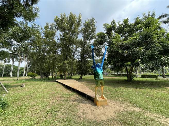 「將變成樹與天空」是漁光島藝術季的經典作品。（台南市文化局提供／曹婷婷台南傳真）