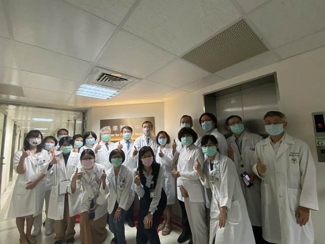 奇美医学中心整合院内体系检验量能，以精准医学核心实验室及跨专科组成的临床精准医学团队，成立精准医学中心。（曹婷婷摄）