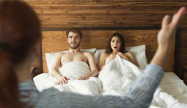 艾菲尔老师公布了12星座在10月的整体运势，其中水瓶座要当心第三者。（示意图／Shutterstock）