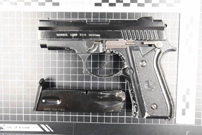警方查獲一把金牛座PT915改造手槍、彈匣1個、子彈8顆、彈殼2枚。(翻攝照片／林郁平台北傳真）