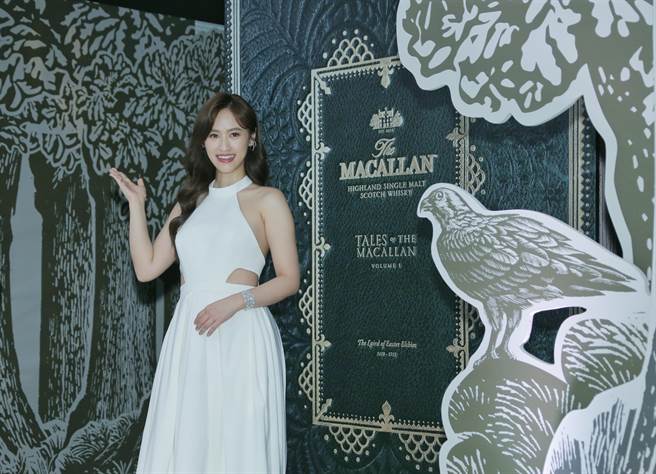 吴姗儒（Sandy）今天为麦卡伦艺廊担任导览嘉宾。（罗永铭摄）