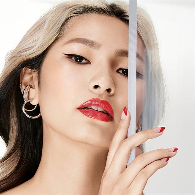 M·A·C超水感持色水唇膏为光泽感妆效。（图／品牌提供）