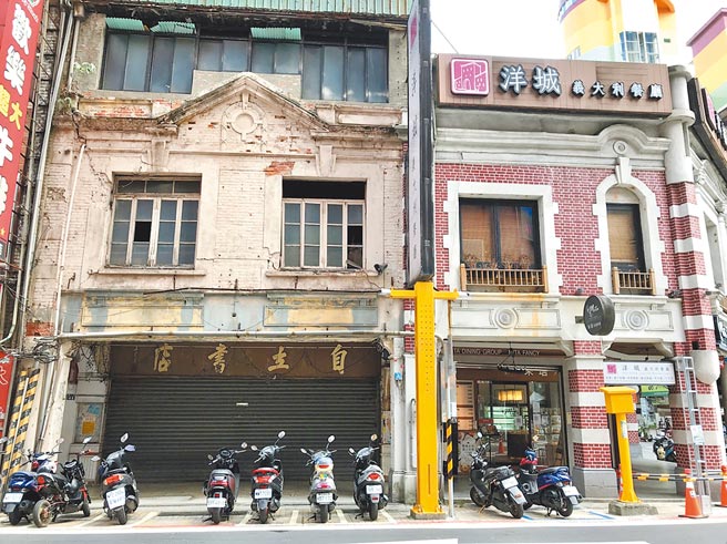 日本自民党新任总裁岸田文雄曾祖父岸田几太郎曾在信二路、义二路口发展，开设岸田吴服店及吃茶部，现为餐厅和书局。（陈彩玲摄）